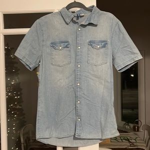 H&M chambray snap down shirt